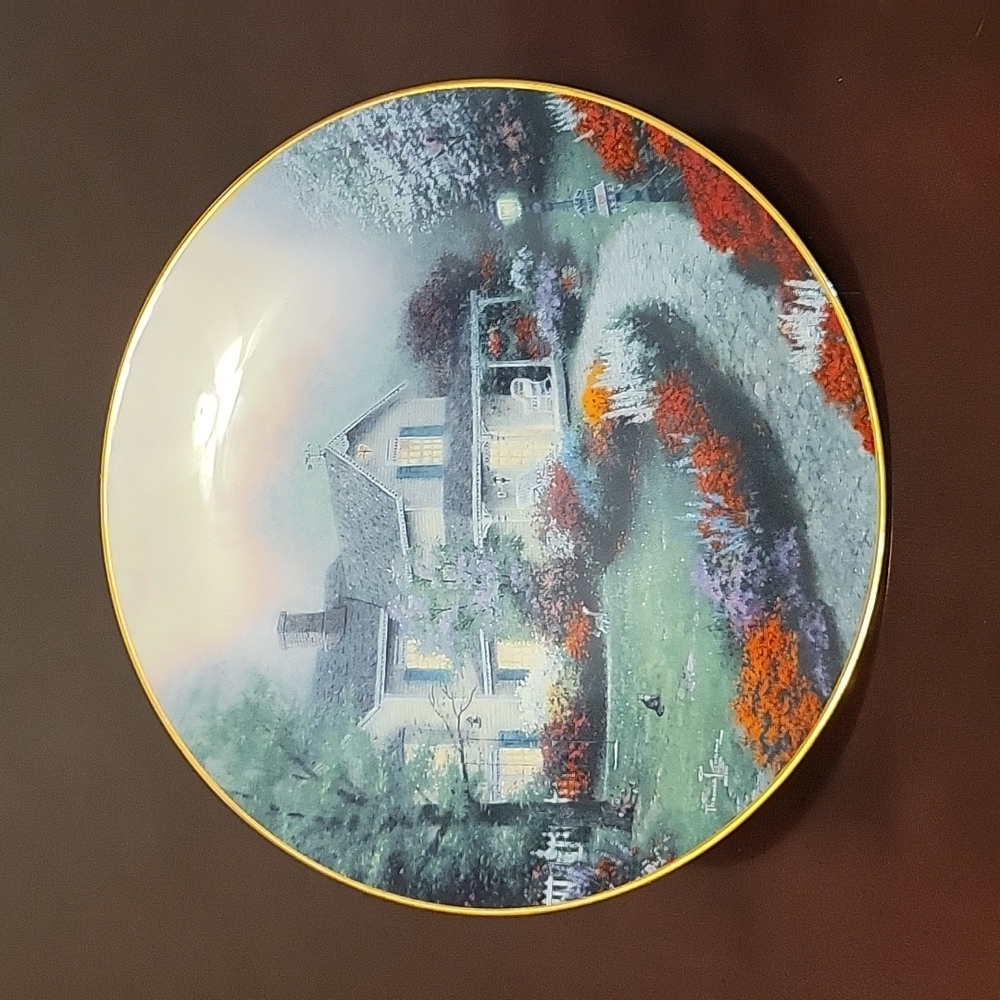 Collector's plate